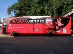 Kebelet Cinta, Pengusaha Besi Tua Hibahkan Bus Untuk Madura United