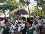 Jalan-jalan Sarungan Ramaikan Perayaan Hari Santri Nasional