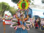 Suguhkan Tampilan Menarik, Kelompok Ini Sabet Juara 1 Lomba Karnaval Kabupaten Pamekasan