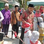 Peringatan HSN 2018, Bupati Pamekasan Wajibkan Pegawai Pemda Sarungan