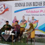 Your B: Kawal Kebijakan Pemerintah dengan Dunia Literasi