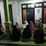 KKN INSTIKA Ajak Warga Lansia Tingkatkan Ukhuwah Islamiyah dengan Ngaji Al-Qur’an