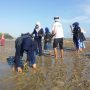 KPM IAIN Madura: Tanam 1.500 Bibit Mangrove di Pesisir Pakandangan Sangra