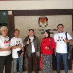 Datangi KPU Surabaya, Gus Din-Ning Hermin Konsultasi Pencalonan