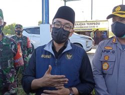 Bupati Pamekasan Pimpin Penyekatan Lalu Lintas, Langsung Tes Swab Gratis di Tempat