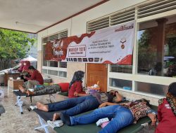 Lestarikan Budaya Lokal, Bold Riders Bangkalan dan Karta di Pamekasan Kenakan Batik saat Donor Darah