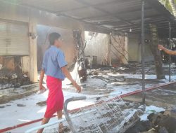 Kompleks Pertokoan di Ponpes Bata-Bata Madura Terbakar