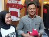 Berkunjung ke Pojur, Ini Tiga Kata yang AHY Tulis pada Jersei Madura United