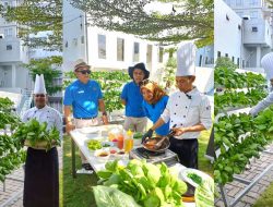 Manfaatkan Lahan Sempit, Azana Style Front One Hotel Pamekasan Tanam Sayur Hidroponik