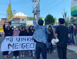 Pengukuhan Guru Besar UIN KHAS Jember Dinilai Cacat Akademik, Aktivis PMII Geruduk Gedung Rektor