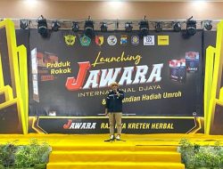 Direktur Jawara Cium Tangan Kedua Orang tua sebelum Pimpin Grand Launching Rokok Kretek Herbal
