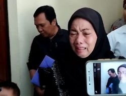 Isak Tangis Ibu Korban Pembunuhan di Ketapang Sampang Minta Dua Pelaku Segera Ditangkap