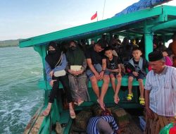 Warga Khawatir Cuaca Buruk, Perahu Jurusan Giliraja-Cangkarman Sumenep Tak Sedia Pelampung