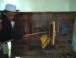 Kesaksian Pemilik Rumah tentang Api Misterius di Sumenep: Melalap Gambar Masjid Nabawi dan Ka’bah!