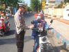 Polisi Akan Stop dan Tegur Pengendara Sepeda Listrik yang Masuk Jalan Raya Pamekasan!