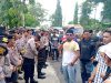 Puluhan Saksi Parpol di Pamekasan Geruduk Kantor PPK Tlanakan, Tuntut 15 TPS Hitung Ulang Suara