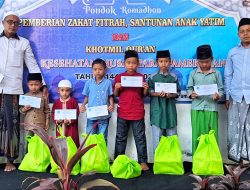Raih Keberkahan Ramadan, SMK Kesehatan Nusantara Pamekasan Santuni 20 Anak Yatim dan 80 Duafa