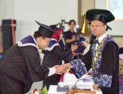 Wisuda UTM ke-XXXV Diikuti 1.340 Mahasiswa, Rektor Harap Lulusan Tebar Manfaat di Masyarakat