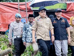 Pj Bupati Pamekasan Dampingi Pj Gubernur Jawa Timur Kunjungi Korban Bencana