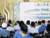 Pj Bupati Pamekasan bersama Takmir Masjid dan Baznas Santuni Ratusan Anak Yatim