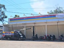 Diduga Langgar Perbup PBG, Bangunan Mirip Indomaret Ini Kembali Pasang Emblem