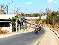 Selalu Picu Kemacetan, Warga Keluhkan Proyek Jalan Ganding-Lenteng Sumenep Lamban