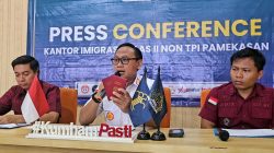 Imigrasi Pamekasan Deportasi 2 WNA Malaysia