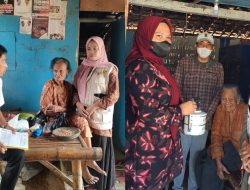 Bantuan Makan Lansia 2 Kali Sehari Terus Berlanjut, Dinsos Pamekasan Gandeng Fatayat NU