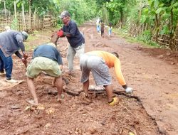 Belum Sampai Seminggu Diaspal, Jalan Rp10,8 Miliar di Kangayan Sumenep Rusak