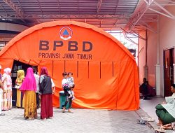 RSUD Sampang Penuh, Pasien Terpaksa Dirawat di Tenda Darurat