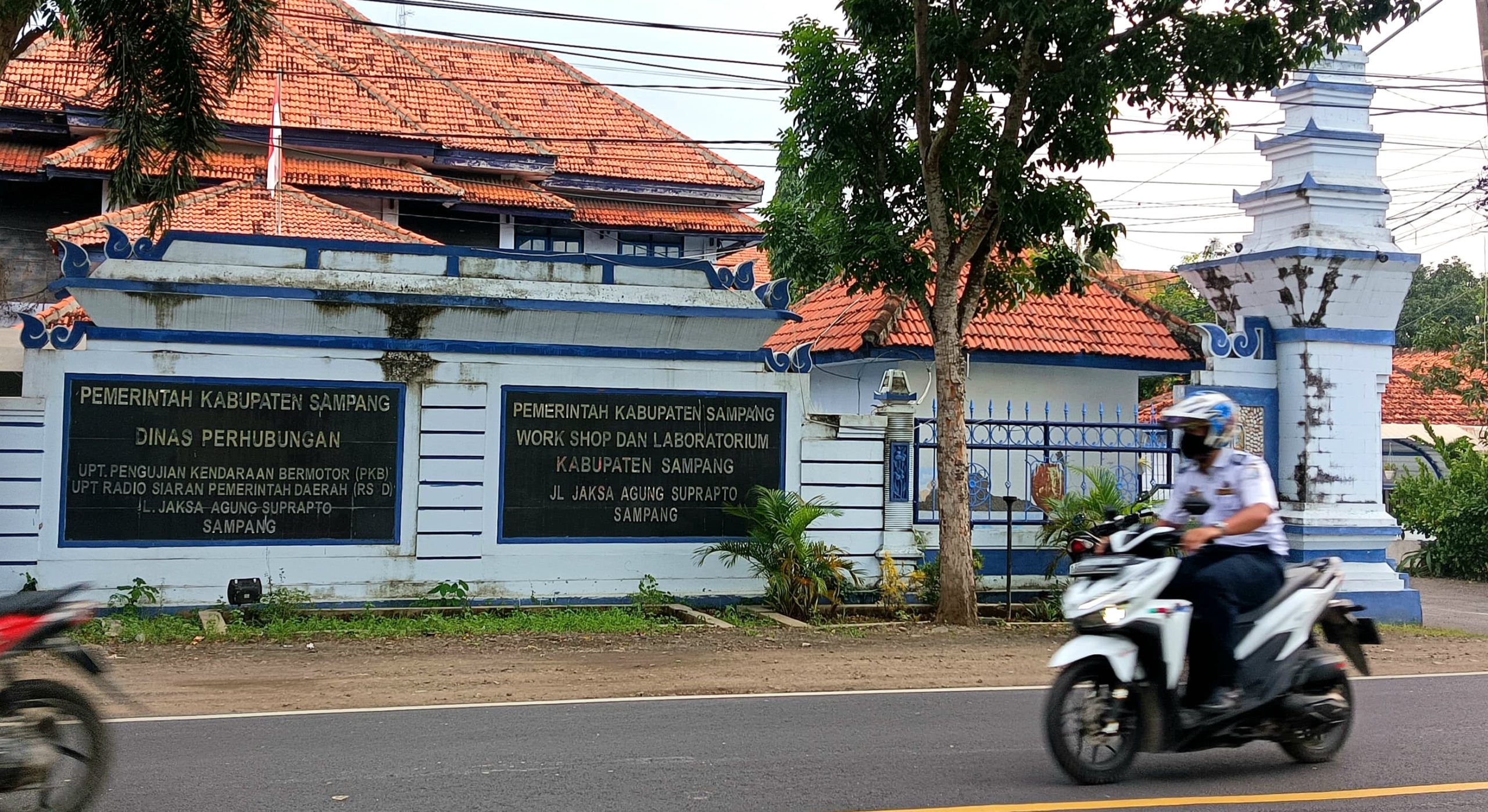 Stiker parkir sampang