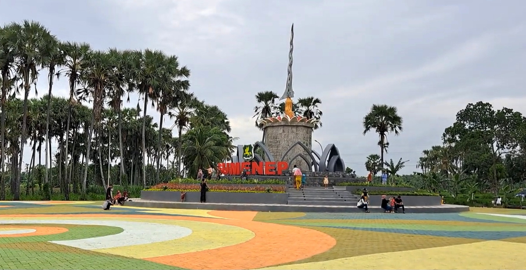 Tugu keris sumenep