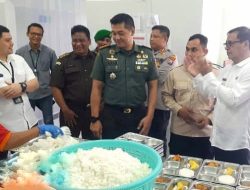 MBG di Pamekasan Berlangsung Seminggu, Pj Bupati Masrukin Tinjau Dapur SPPG