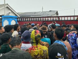 Respons Bupati Jember Lemot, Ratusan Warga Segel Tambak Udang Rusak 200 Hektare Lahan Tani