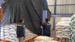 Awasi Jalur Distribusi, Satgas Pangan Polres Sampang Tinjau Stok Beras di Gudang Bulog