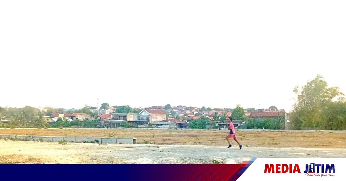 Anggaran Tak Cukup Proyek Lapangan Sepak Bola Di Sampang Mandek Media Jatim 